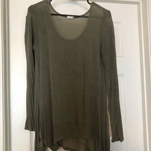 Long sleeve green top